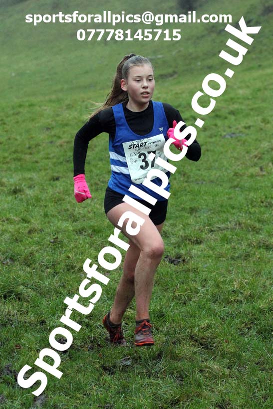 Girls under-13s, NECAA Junior Cross Country Relays, Thornley Farm, Peterlee, Saturday, December 12th. Photo: David T. Hewitson/Sports for All Pics